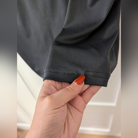 Toronto Maple Leafs Athletic Top - Picture 6 of 7